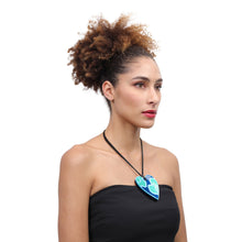 Load image into Gallery viewer, ZSISKA DESIGN - PENDANT - PRIMA HEART - Model Photo
