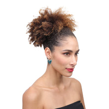 Load image into Gallery viewer, ZSISKA DESIGN - EARRING - LUXUS25 - Model Photo
