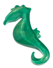 Load image into Gallery viewer, ZSISKA Design Omni Seahorse Magnet - Green
